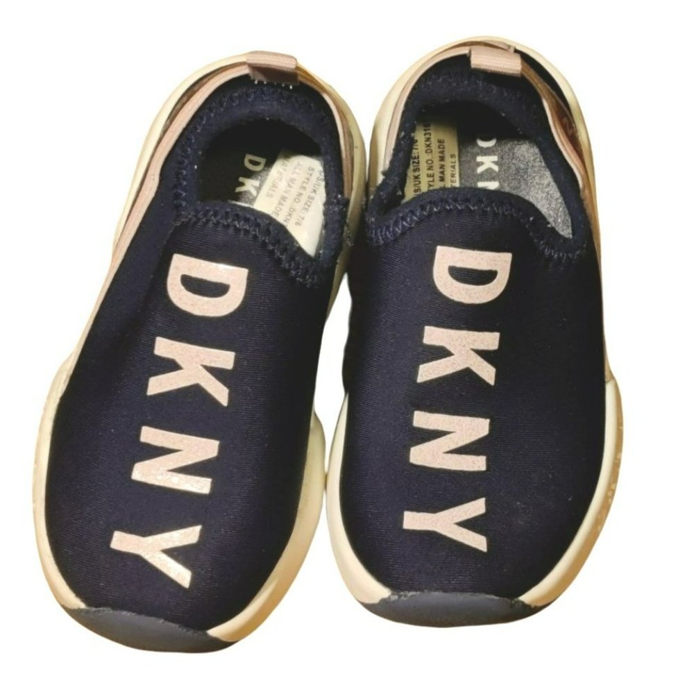 DKNY Maddie Slip On Sneaker Shoe Size US 7/ UK 6 Navy Blue Pink